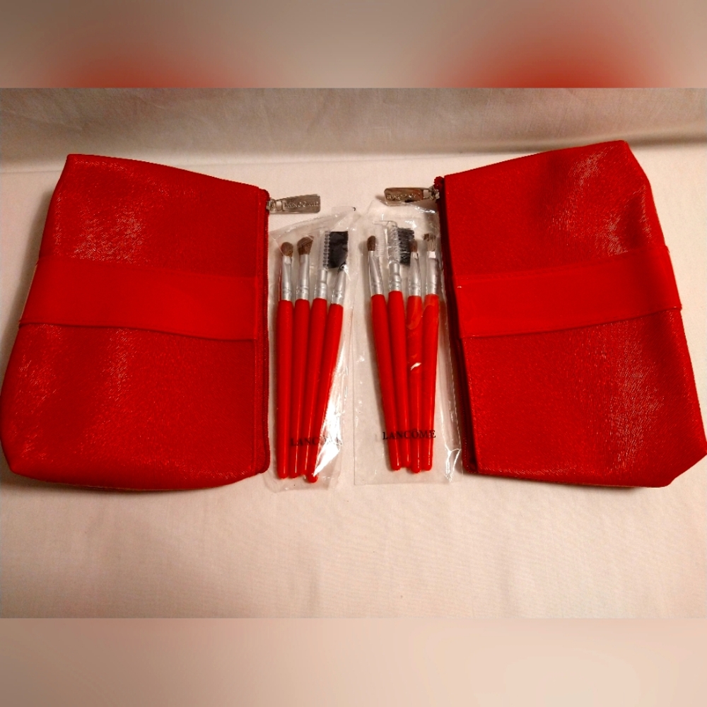 LANCOME DOUBLE RED MAKE-UP BAG WITH RED 4 BRUSH SET (NWOT)